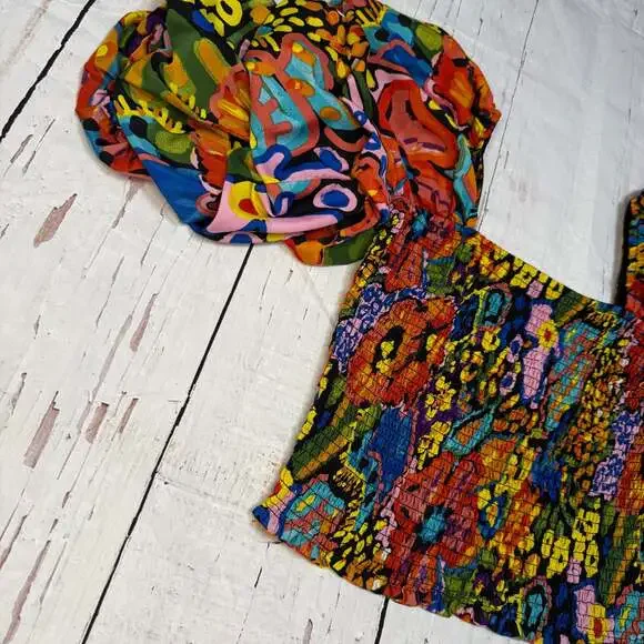 Live 4 Truth Smocked Abstract Graffiti Print Puff Sleeve Crop Top - Picture 3 of 8